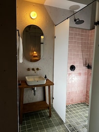 Badezimmer des 3-er Zimmers