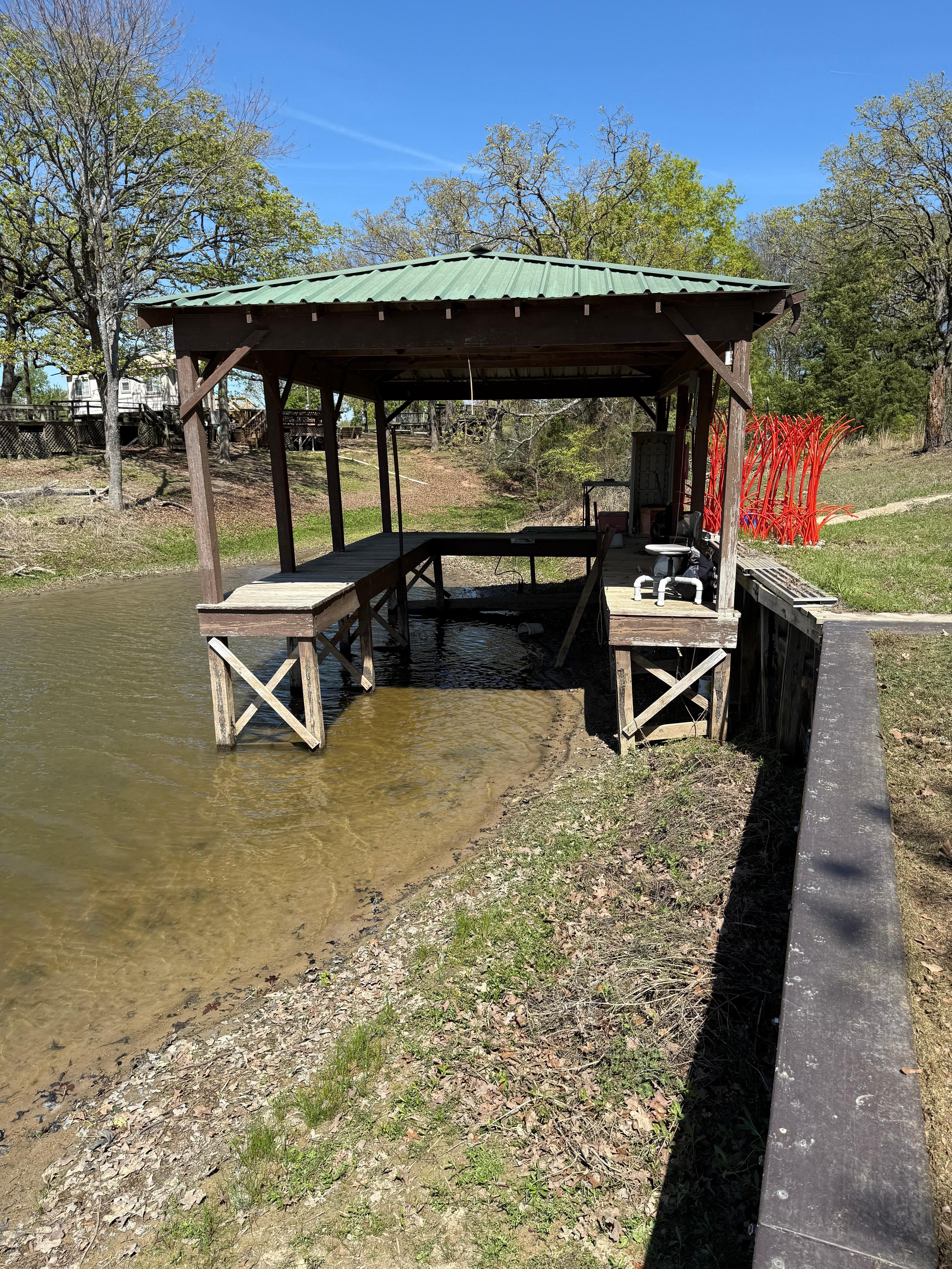 Note the ladder…I could not even tie up next to it.