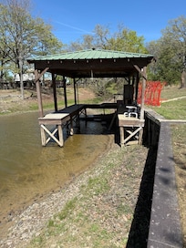 Note the ladder…I could not even tie up next to it.