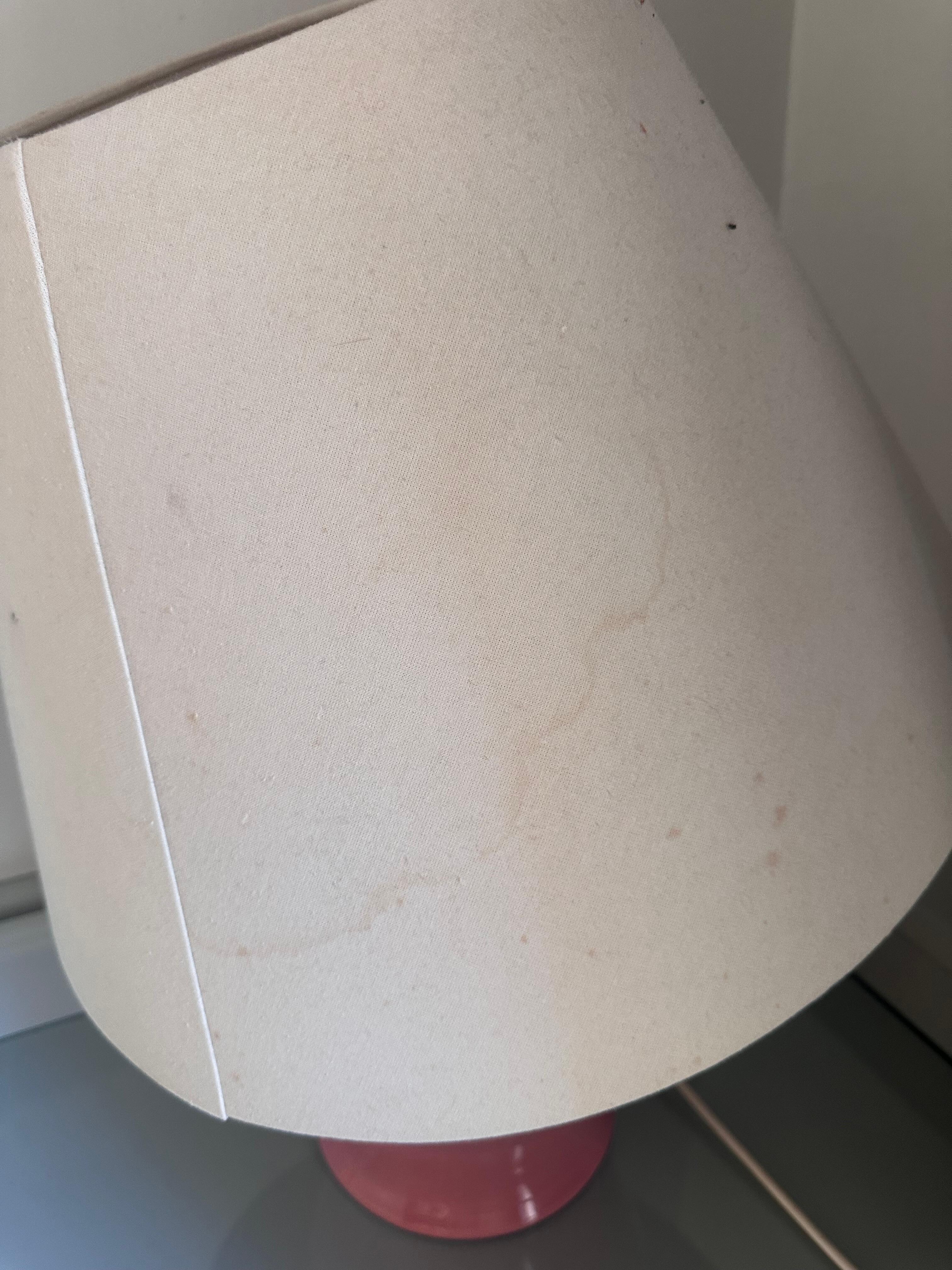 Lampe, dégueulasse et ne marche pas