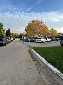 Otel park alanı ve Bahçesi.