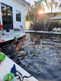 Pool was amazing and warm! Thank you!!!!