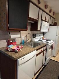Fully equipped kitchen