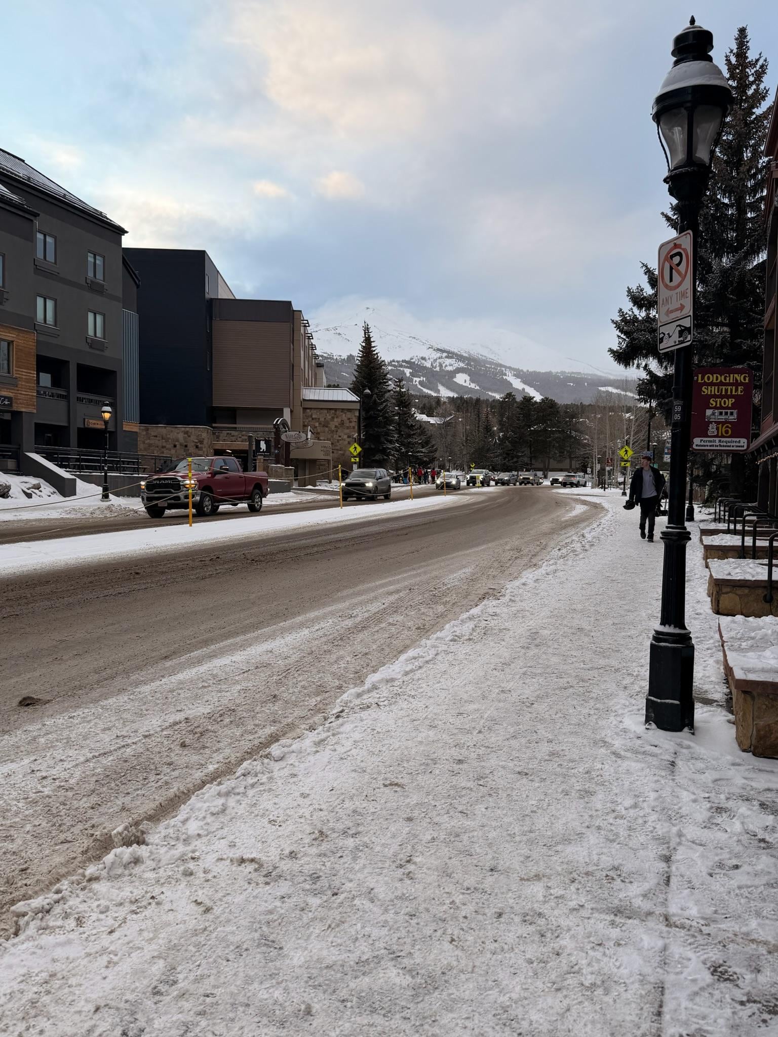 The hotel is right across the street from ski rentals and a great Mexican restaurant 