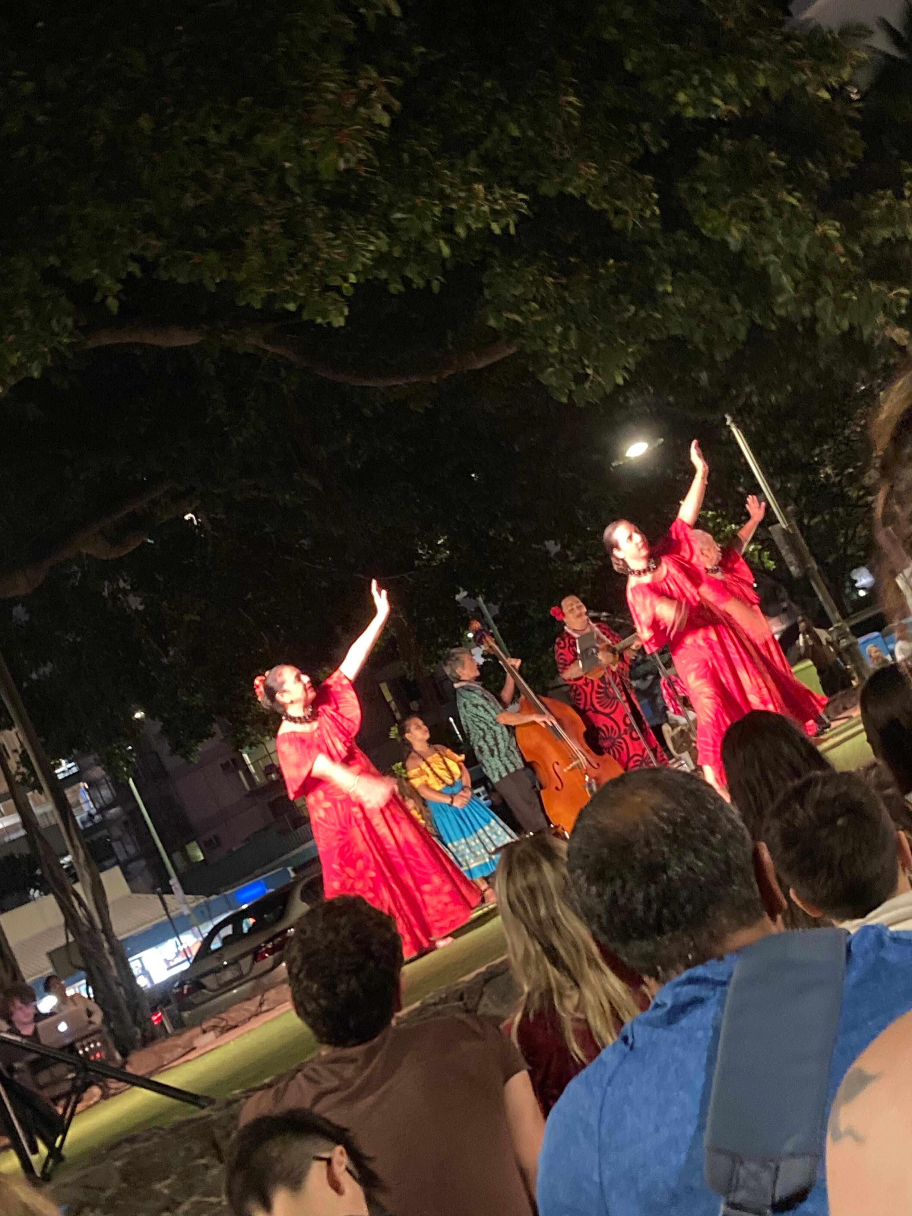 Hula mound- free shows 10-15 min walk 