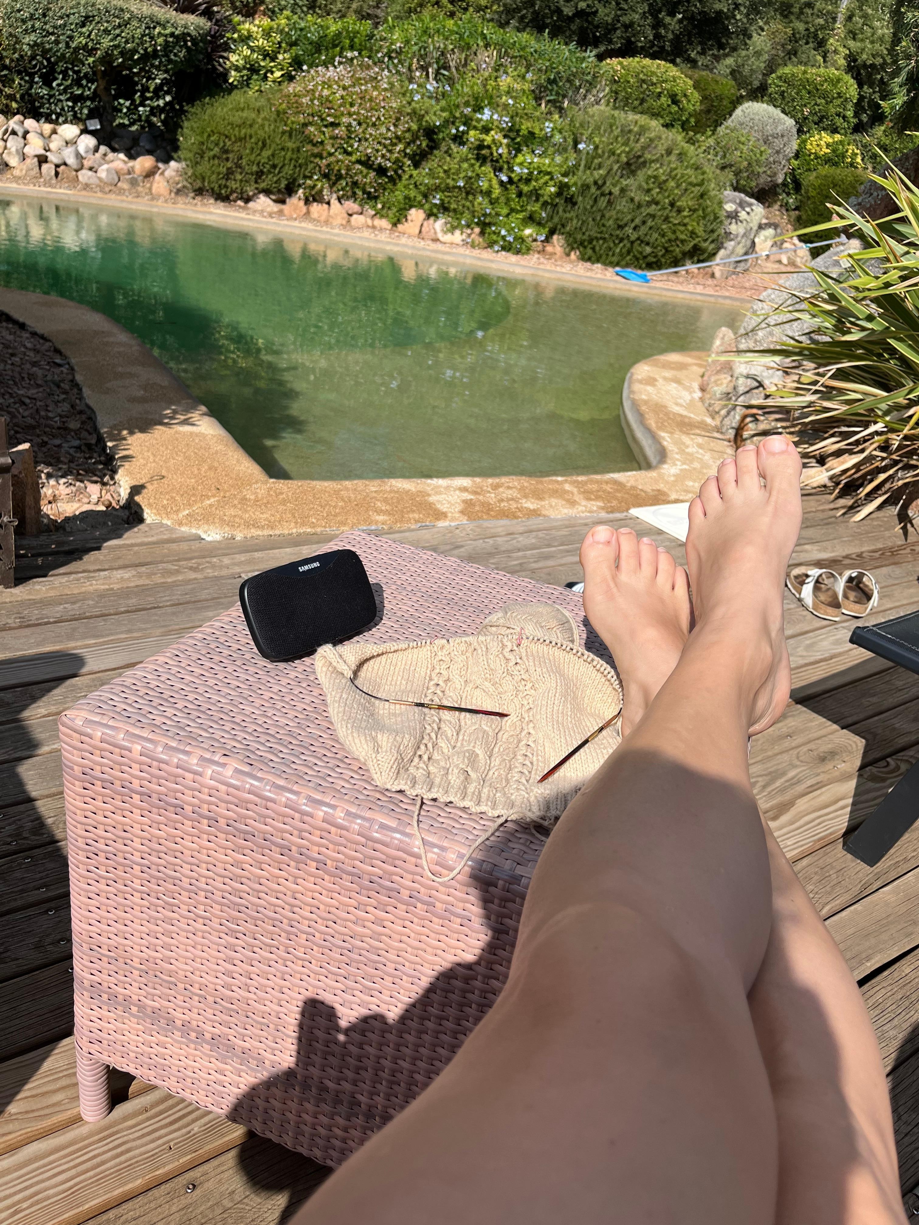 Au bord de la piscine 