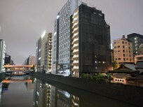 Hotel next of the river.