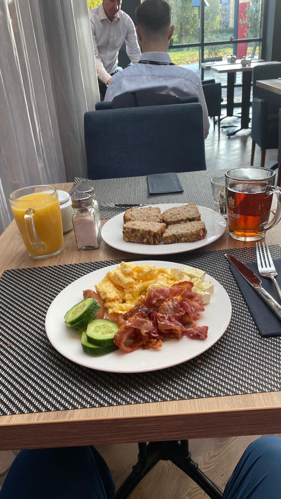 Dein Frühstück – zeigt, dass das Frühstück frisch und abwechslungsreich war.