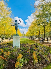 Parc de Luxembourg
Great place for a picnic!