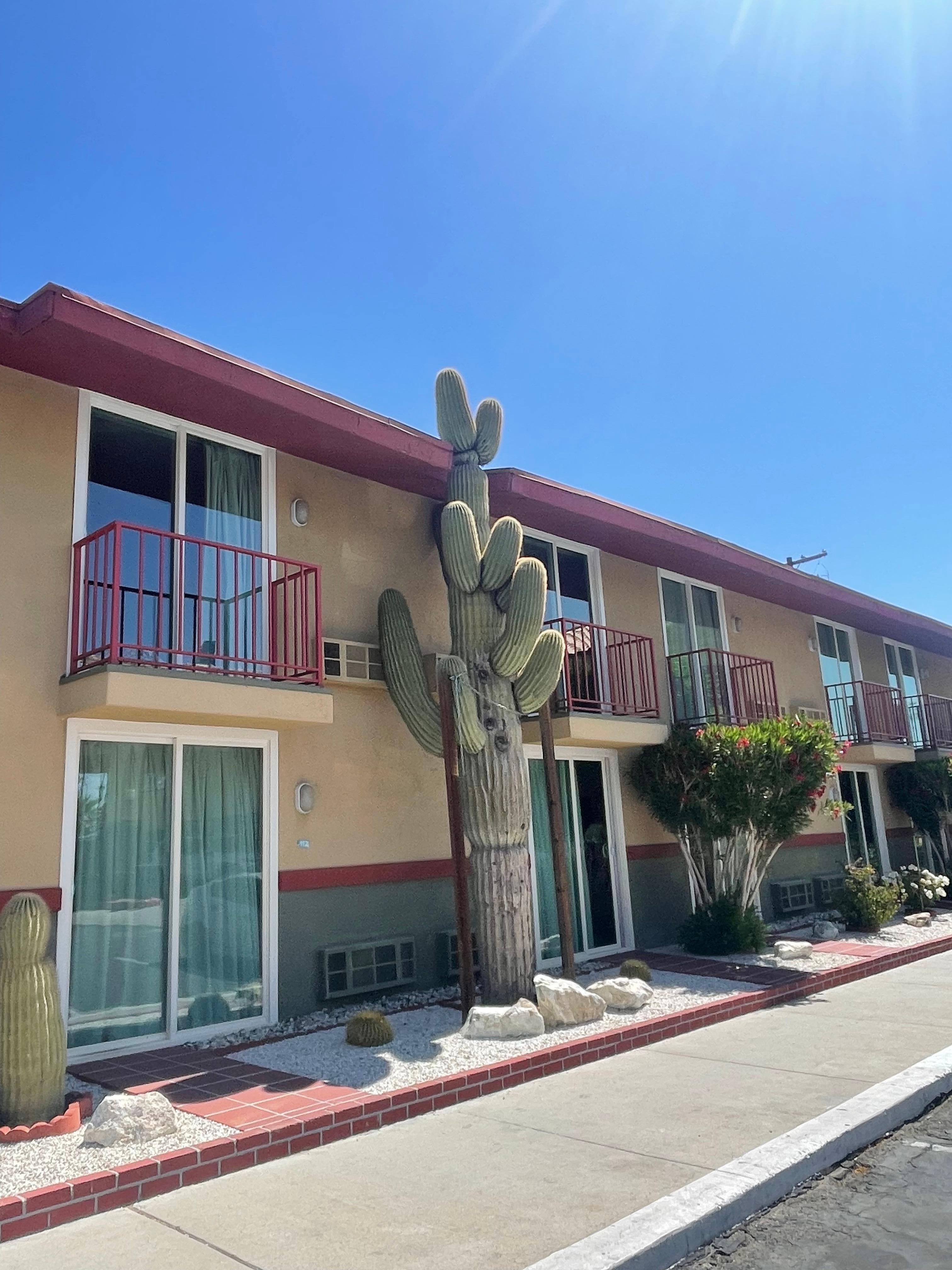 2 story hotel