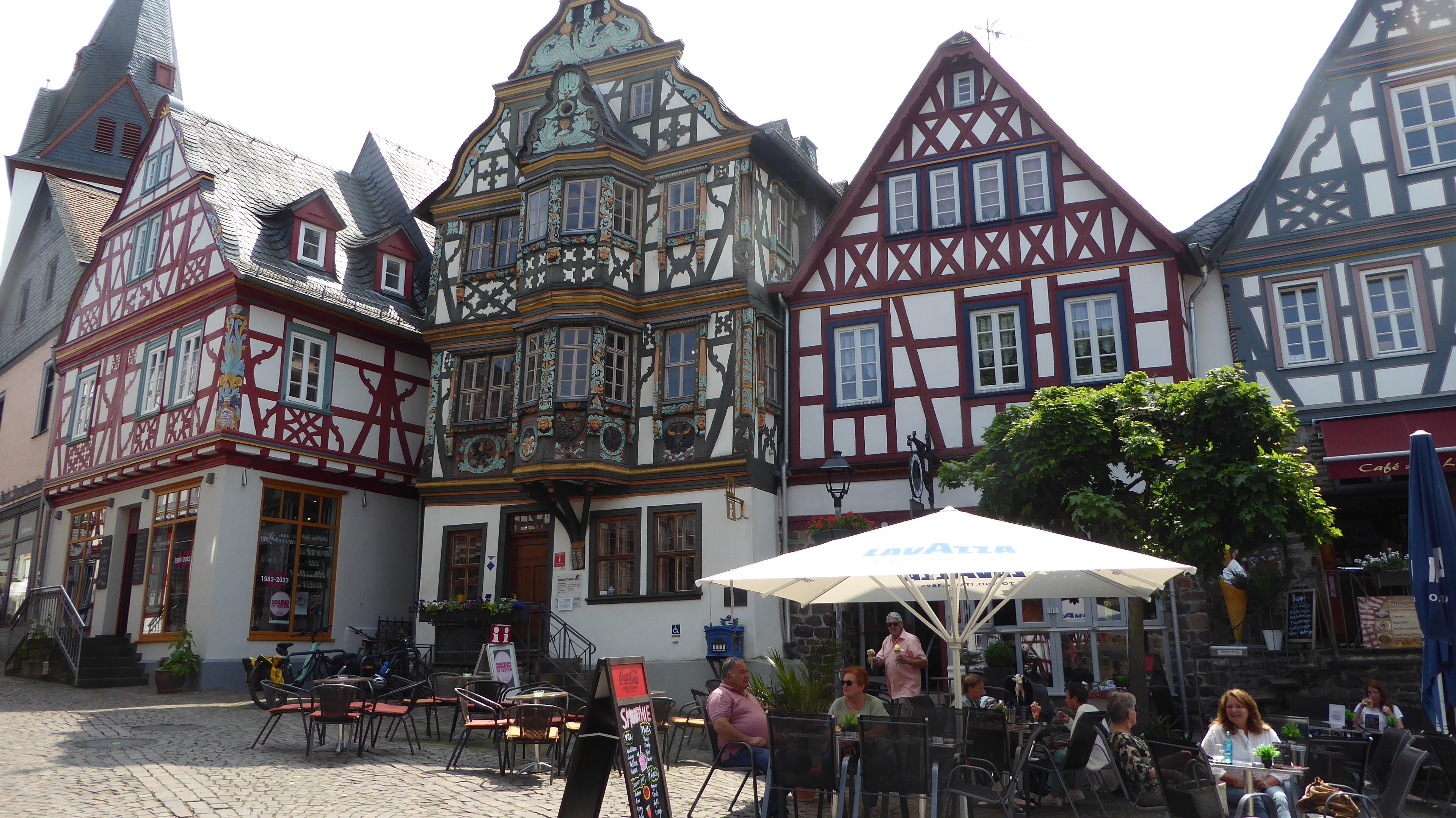 Marktplatz mit Tourist-Info