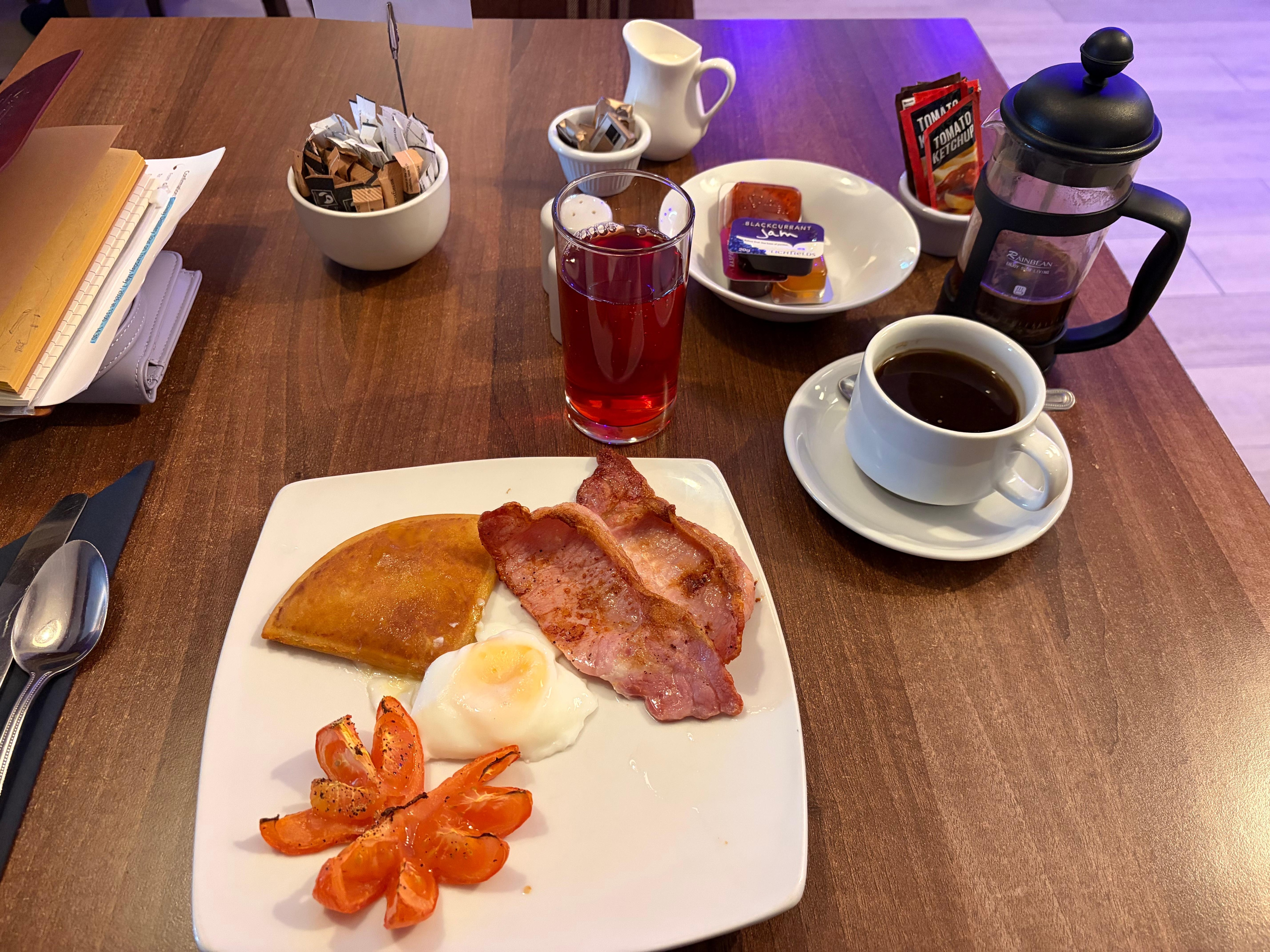 My breakfast choices. No photo from supper the night before, but it was an excellent angus burger with chips. 