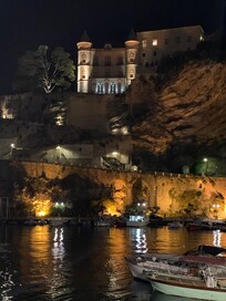 Panorama di notte dal lungomare
