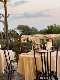 Middag på hotellet var nede ved kystlinjen