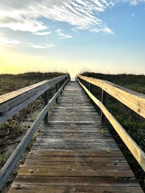 Beach access from parking lot