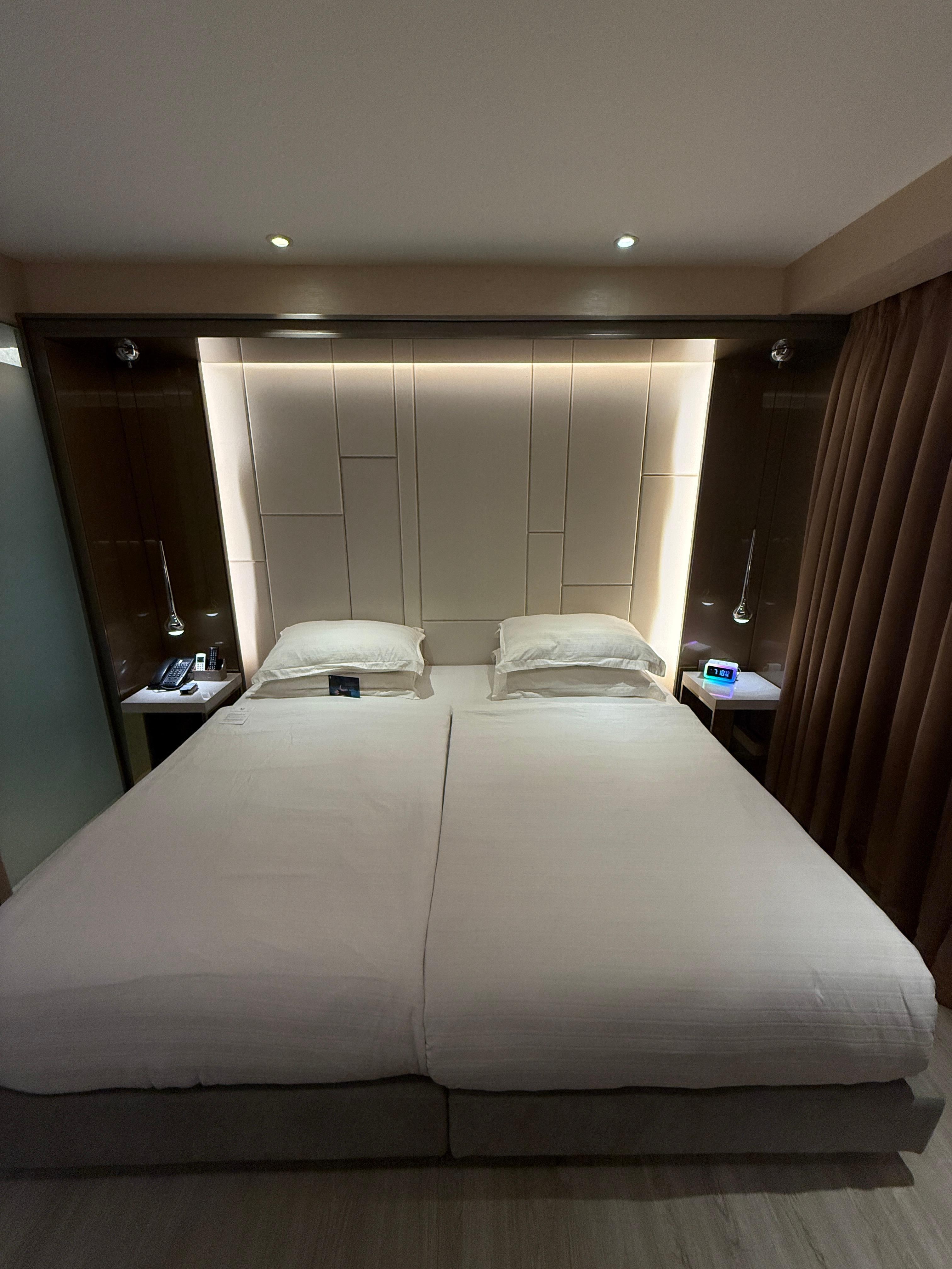 Fantastic Room (6th floor room 610)