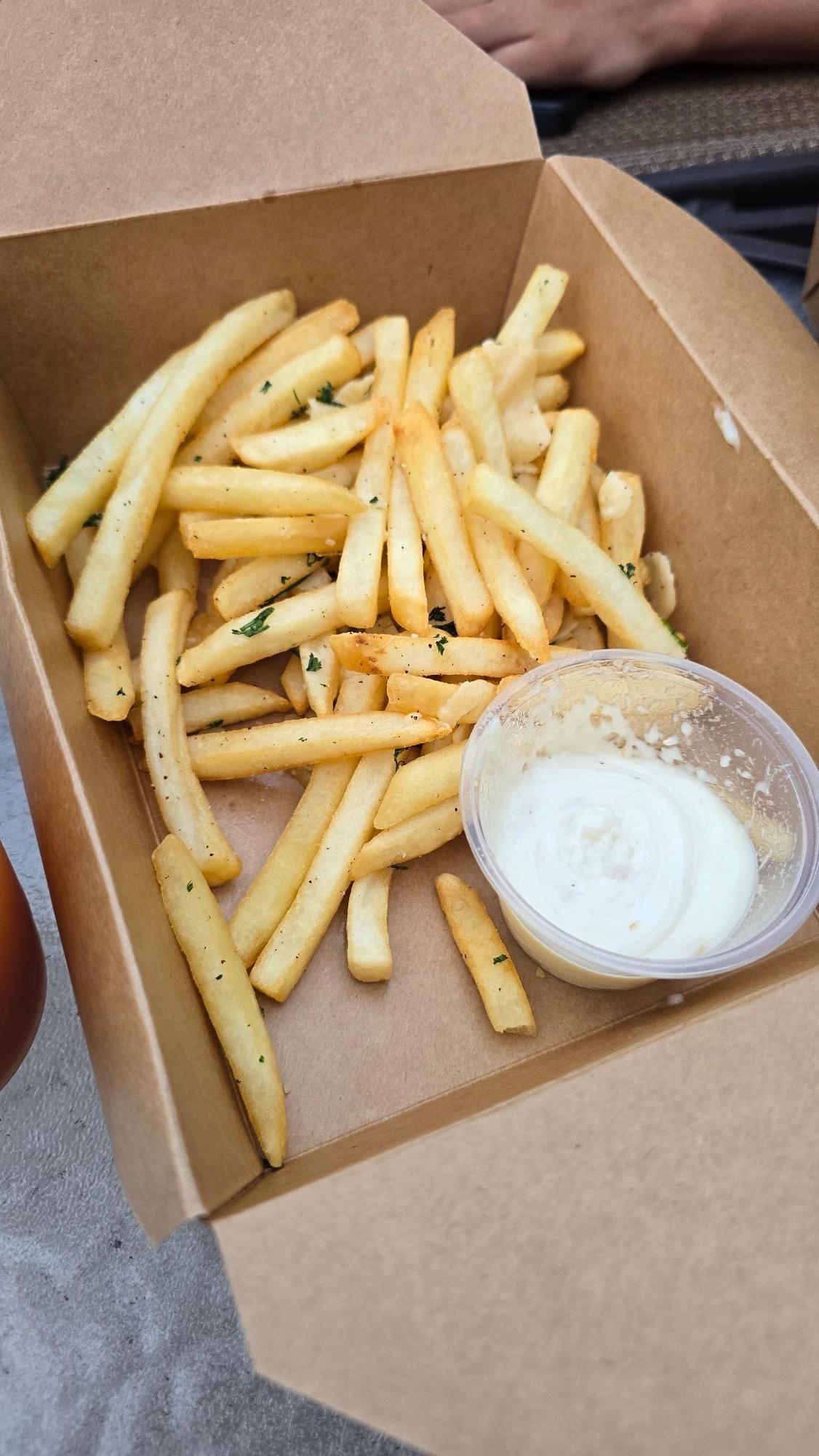 Truffle fries. Not full, but good taste. 