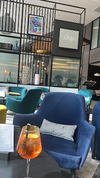 Lobby Bar area