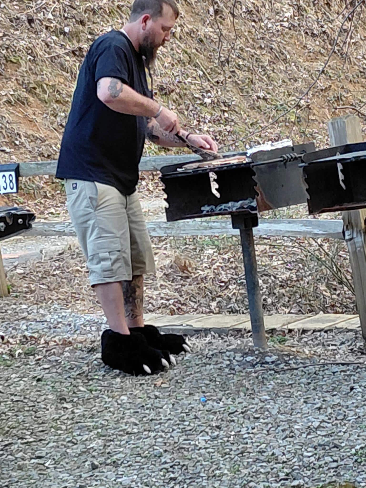 Making those great smoky mountains smell good eith my bear feet!!