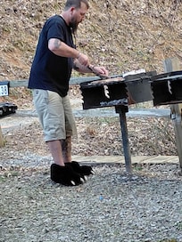 Making those great smoky mountains smell good eith my bear feet!!