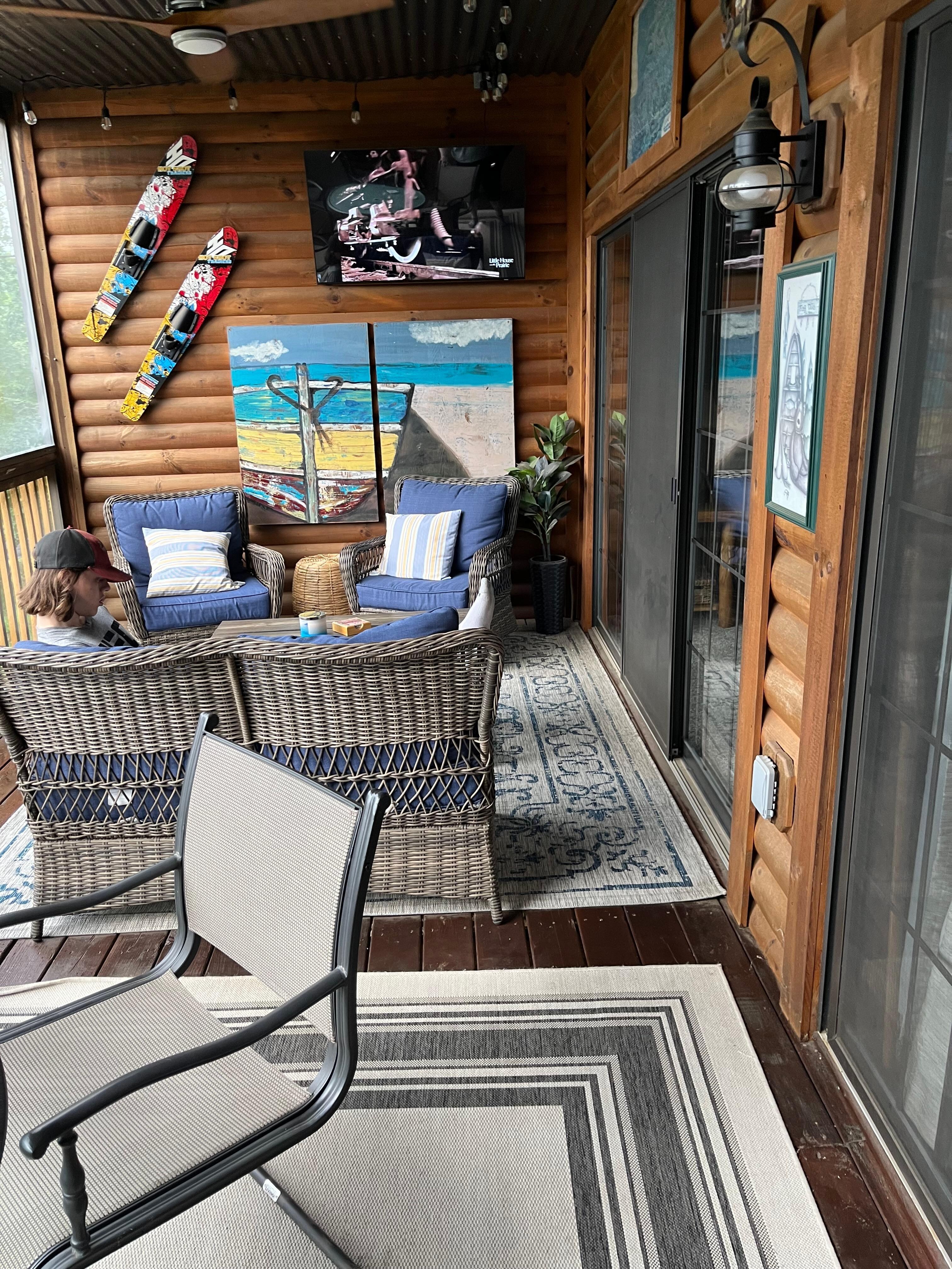 Screened in porch