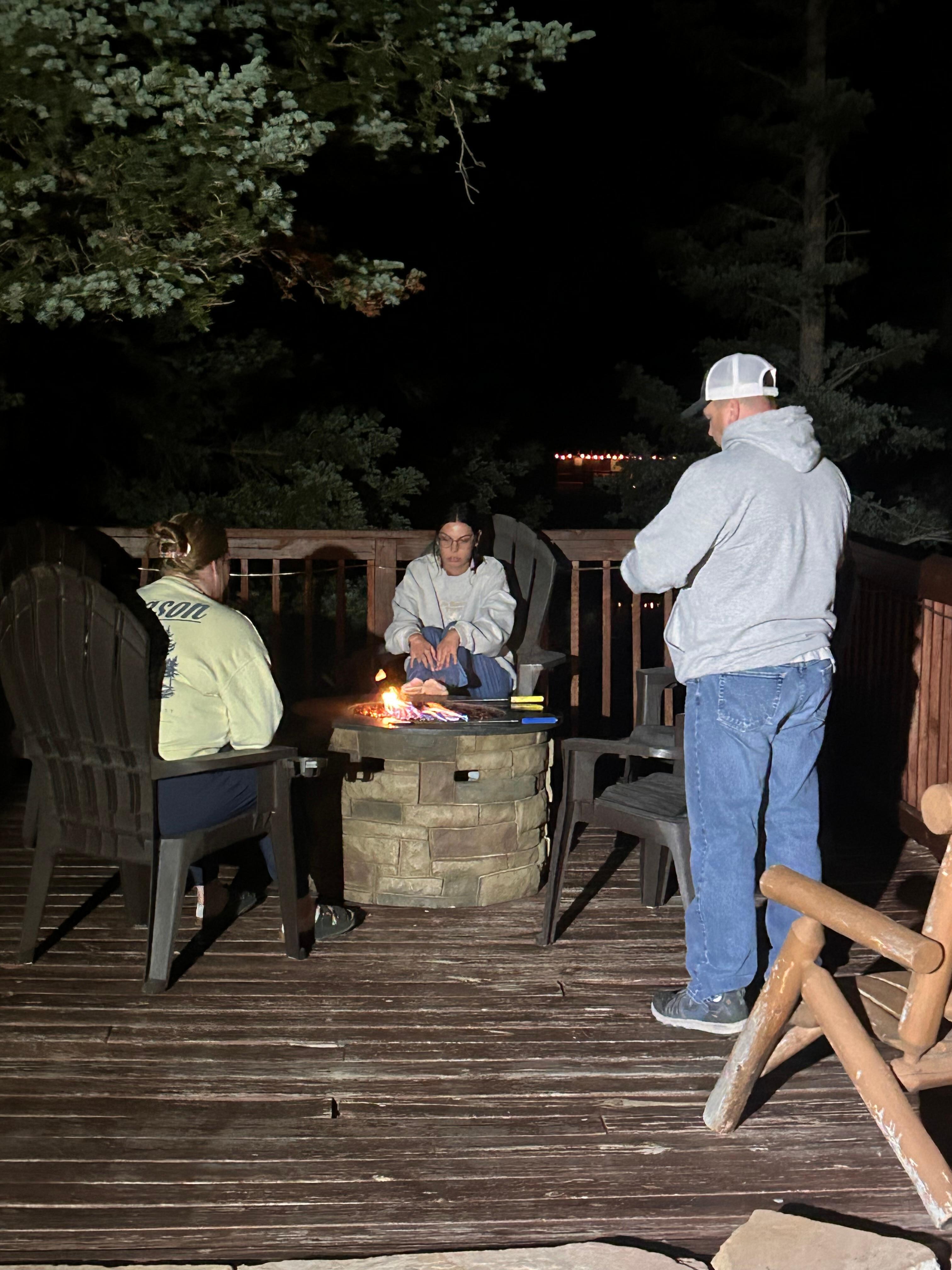 Gas fire pit 