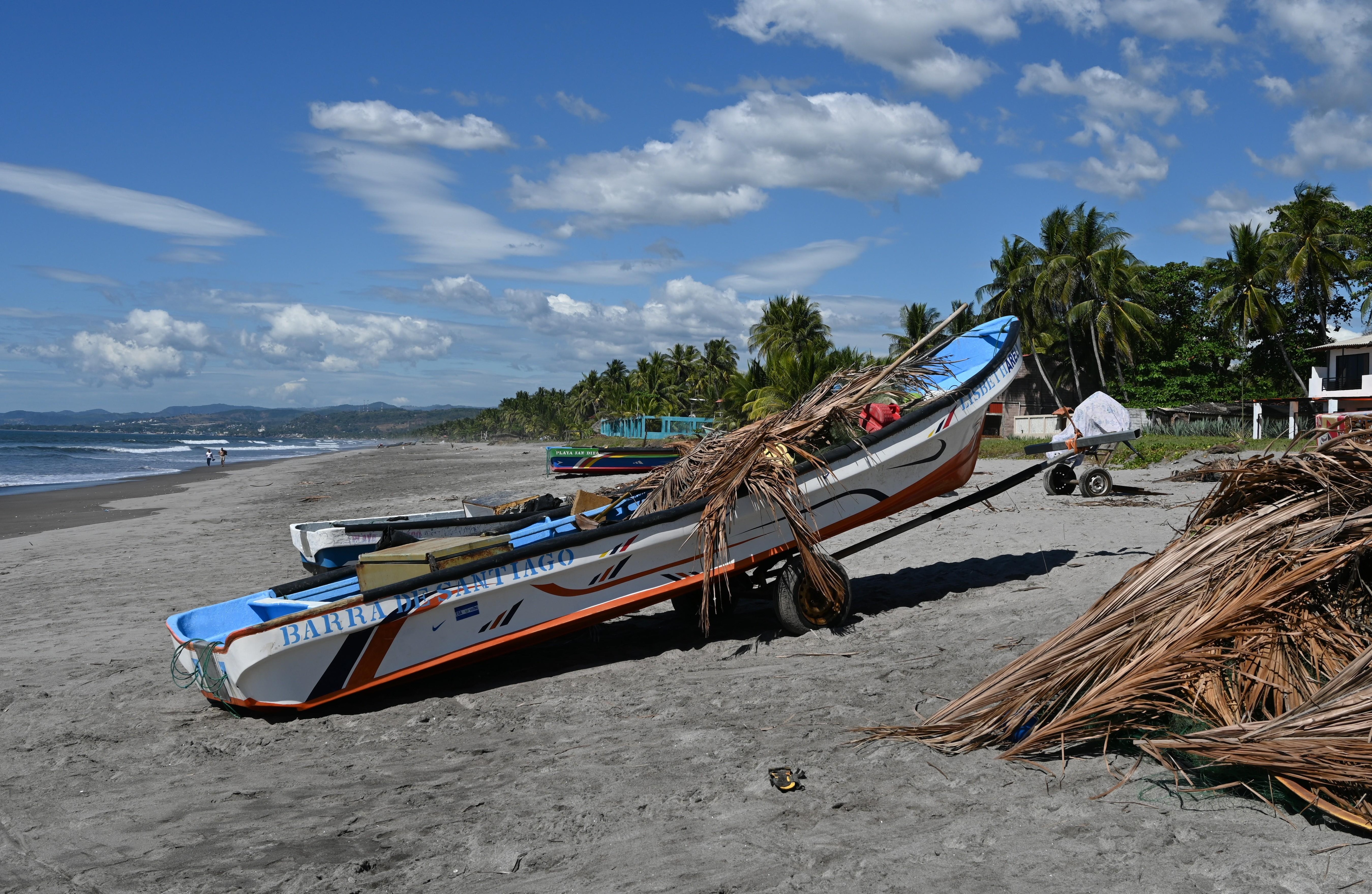 You can watch the fishing boats leave early in the morning. 
