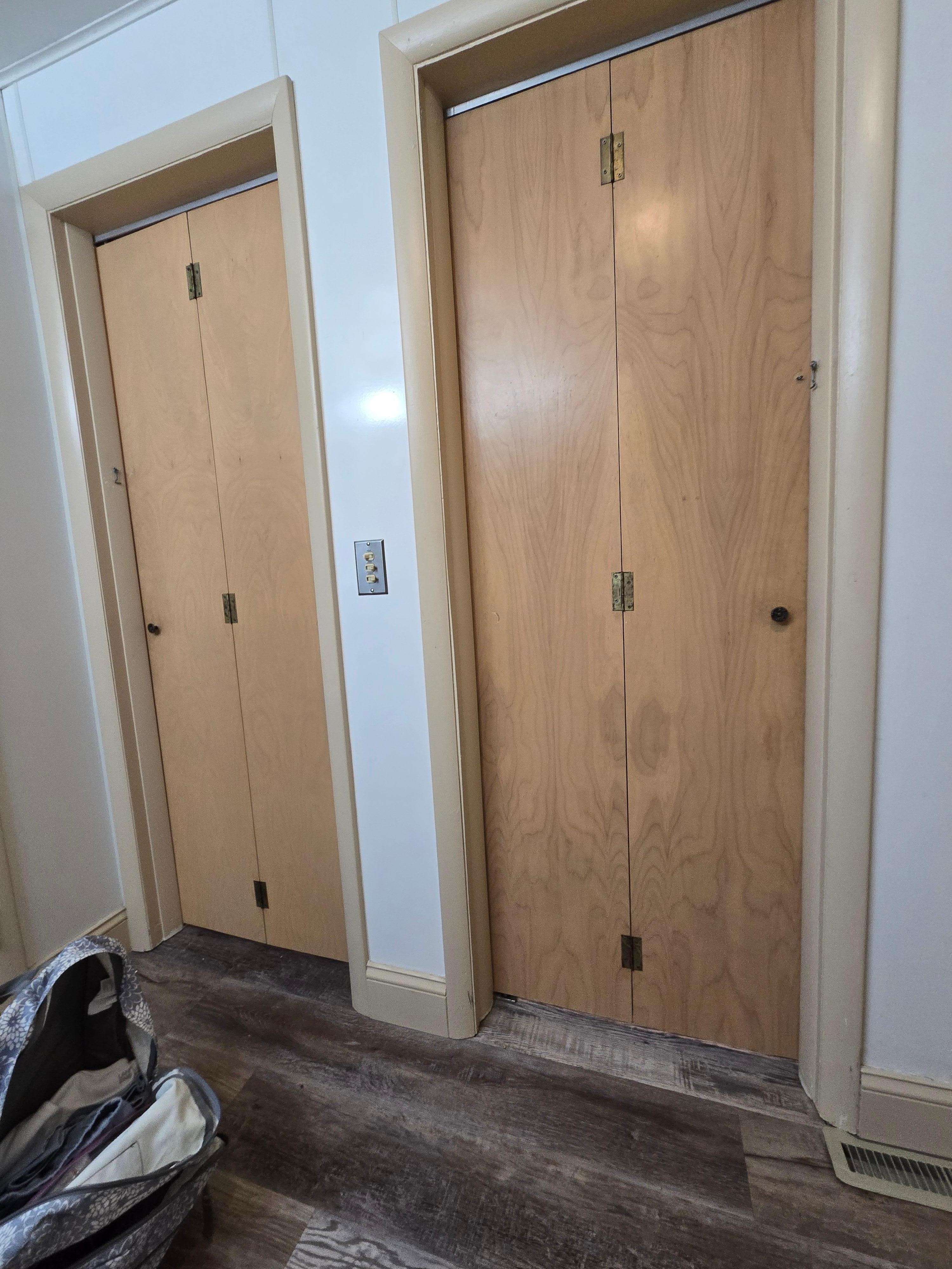 The 2 doors/doorways that entered the bathroom. I would not have rented this cottage if I had known I wouldn't be able to get into the bathroom without my walker. 