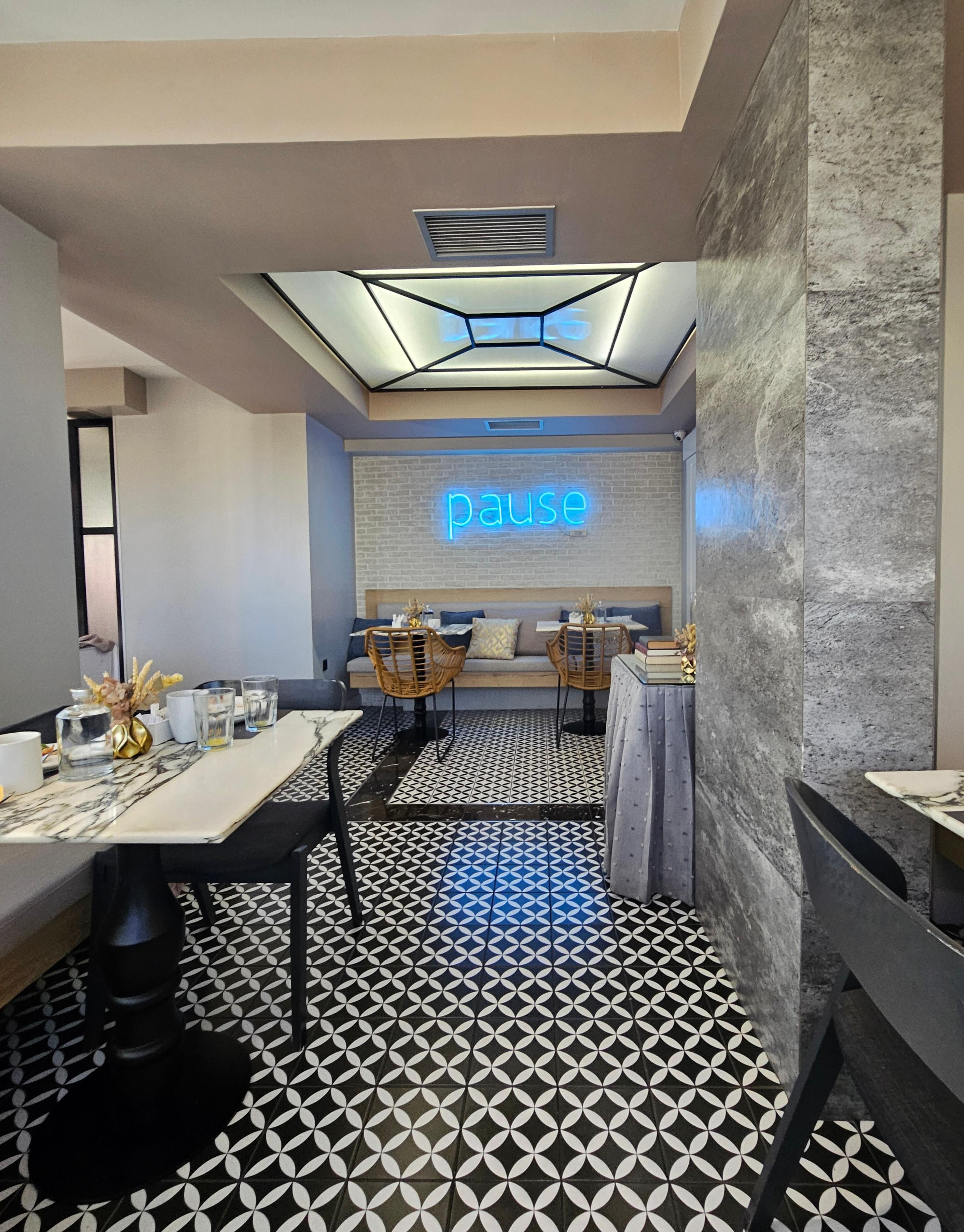 Dining room for breakfast 