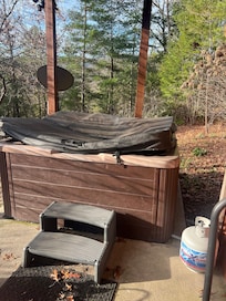 The owner attempted to convince me they had no prior complaints about the non-working hot tub.