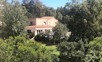 L’accueil de la résidence Thalassa et sa piscine
