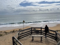 Welcoming greetings
Beach access with excellent service always available