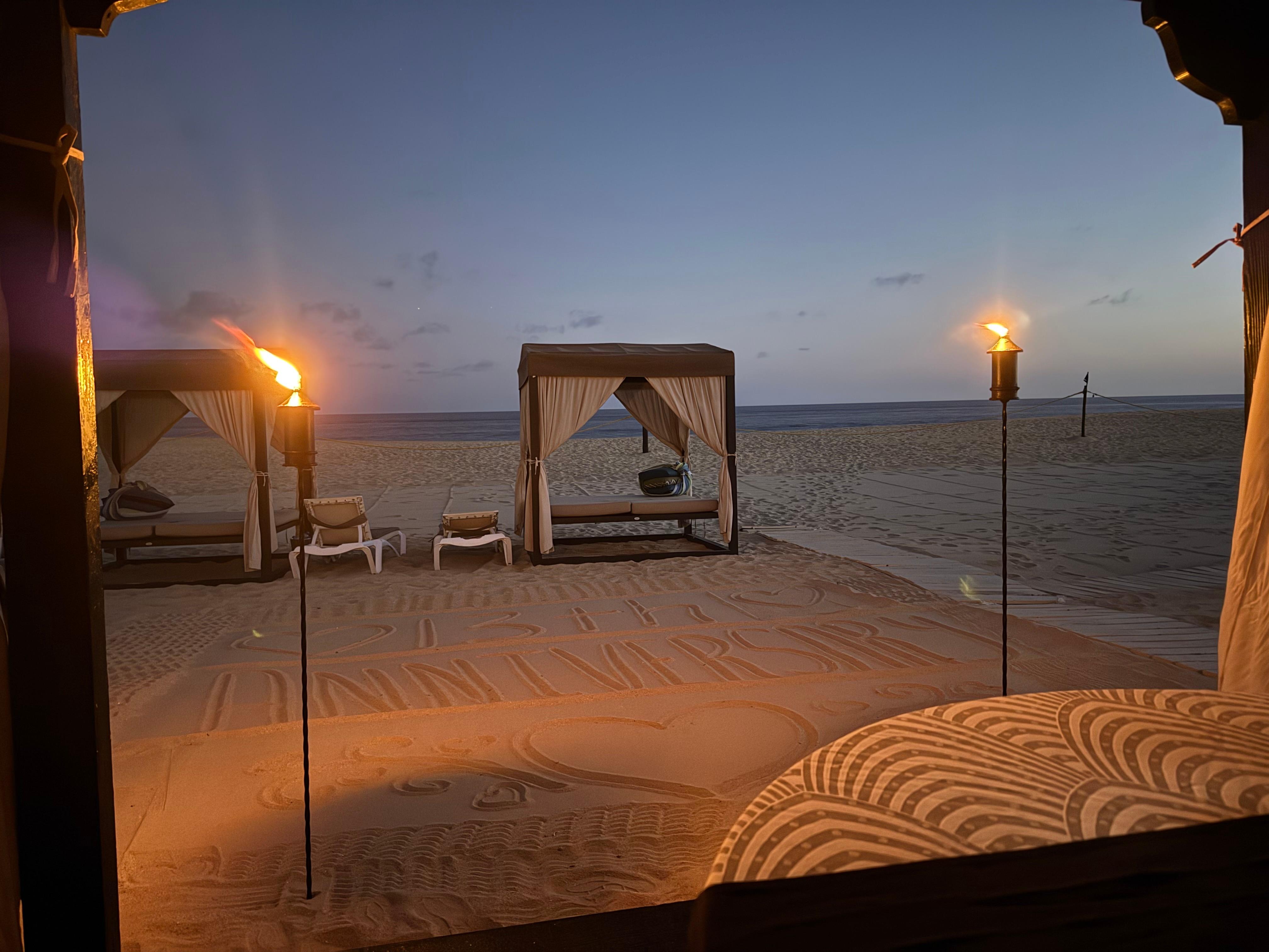 Romantic dinner on the beach 💕