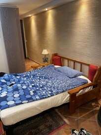 2. Schlafzimmer