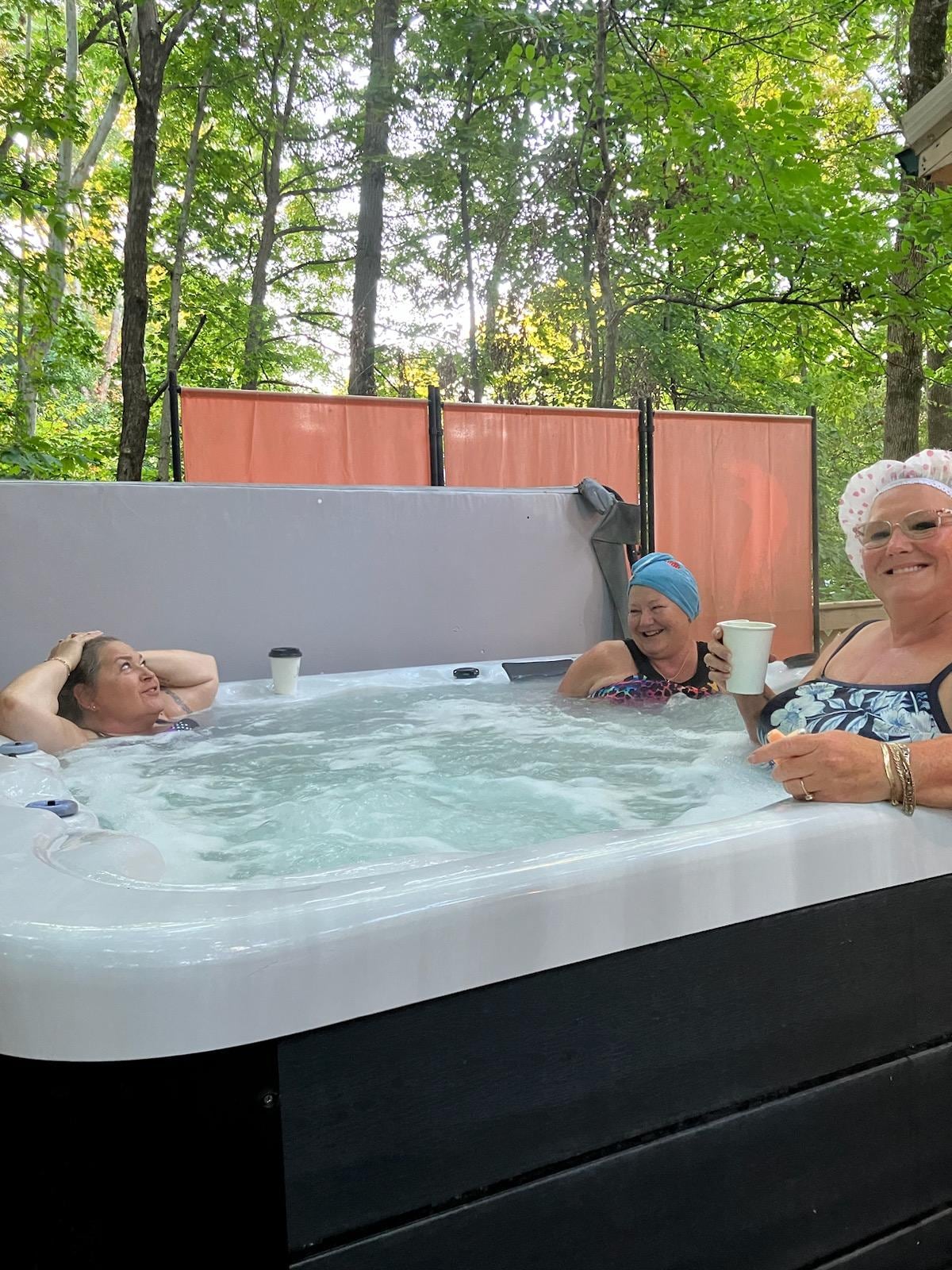 Relaxing mornings with coffee & hot tub