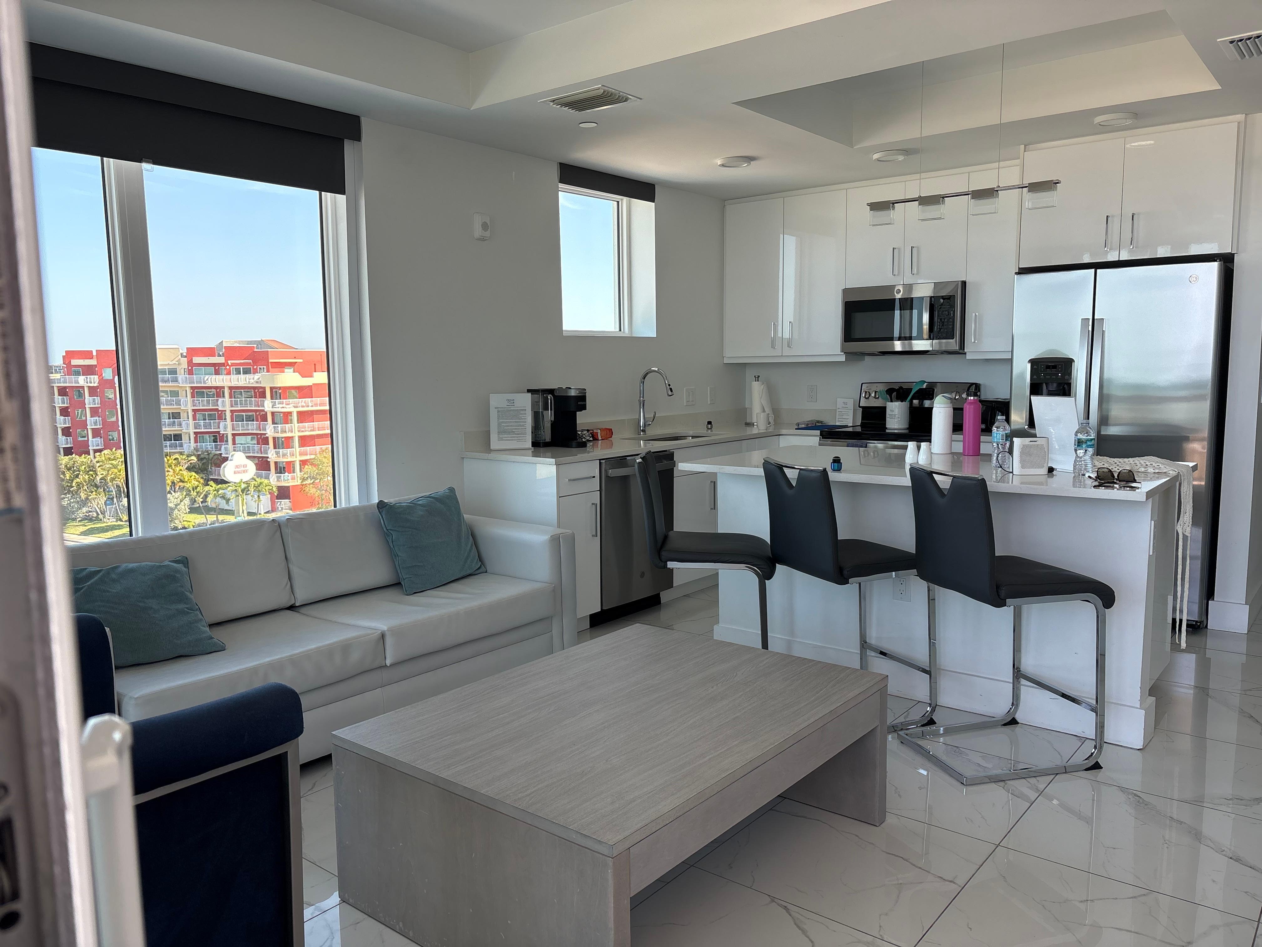 Living room / kitchen suite 613