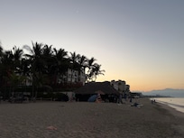 Beach’s mini shops