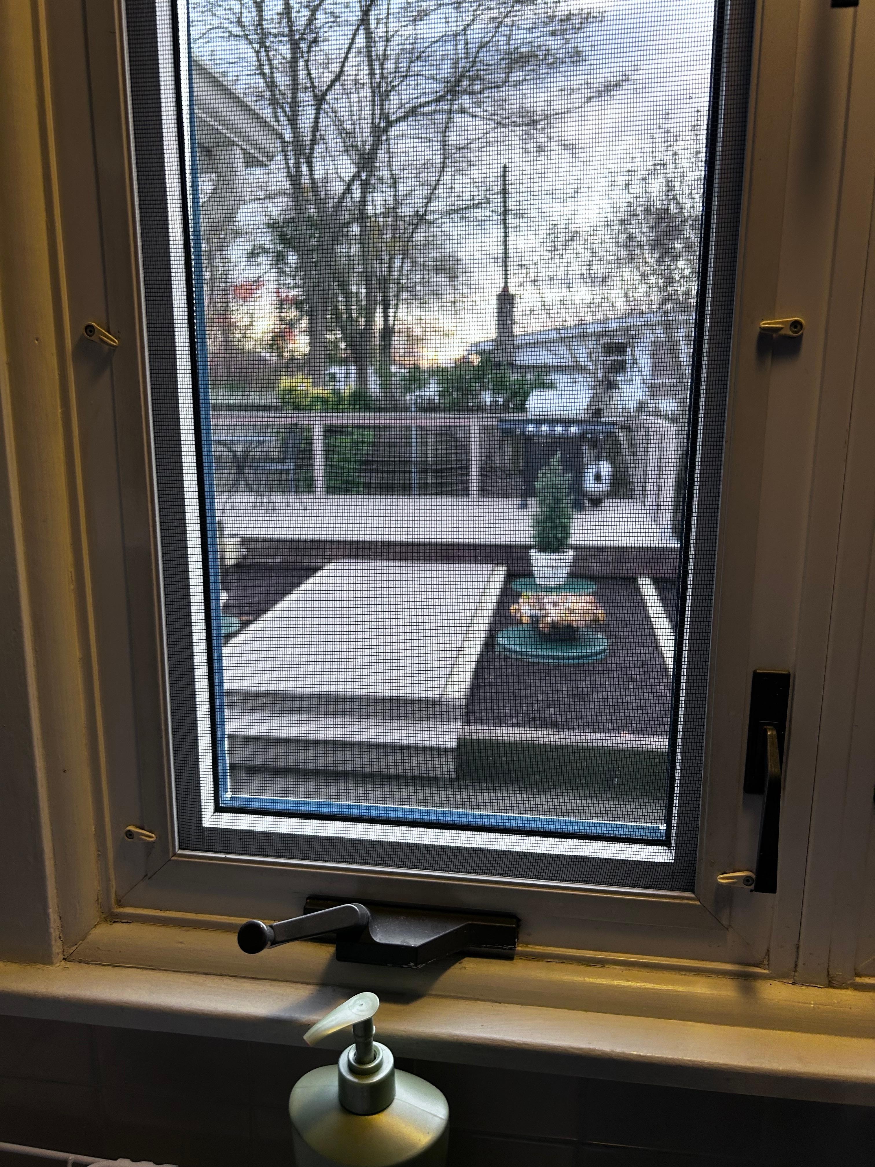 With deck & barbecue 