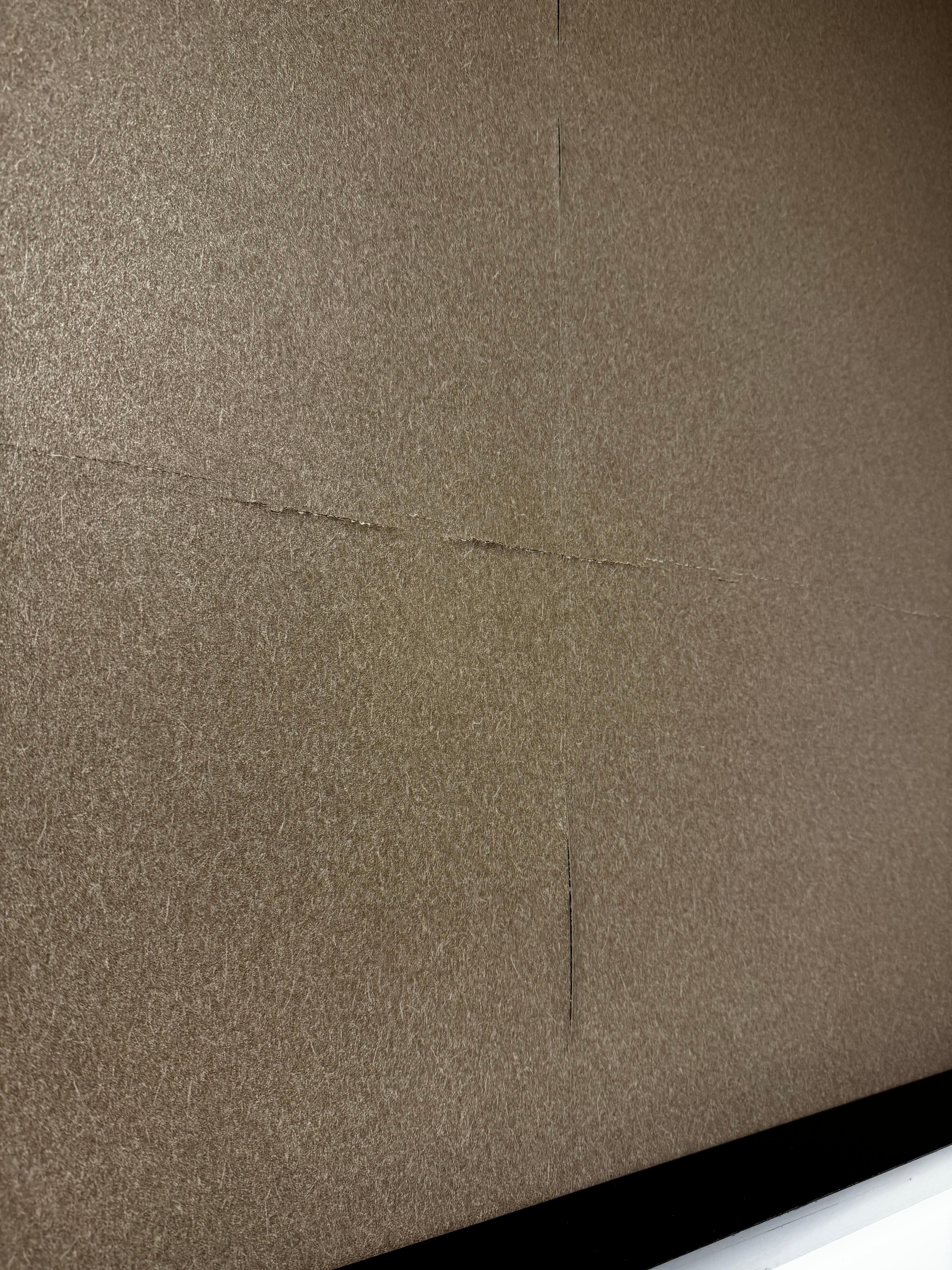 老舊壁紙開口剝離