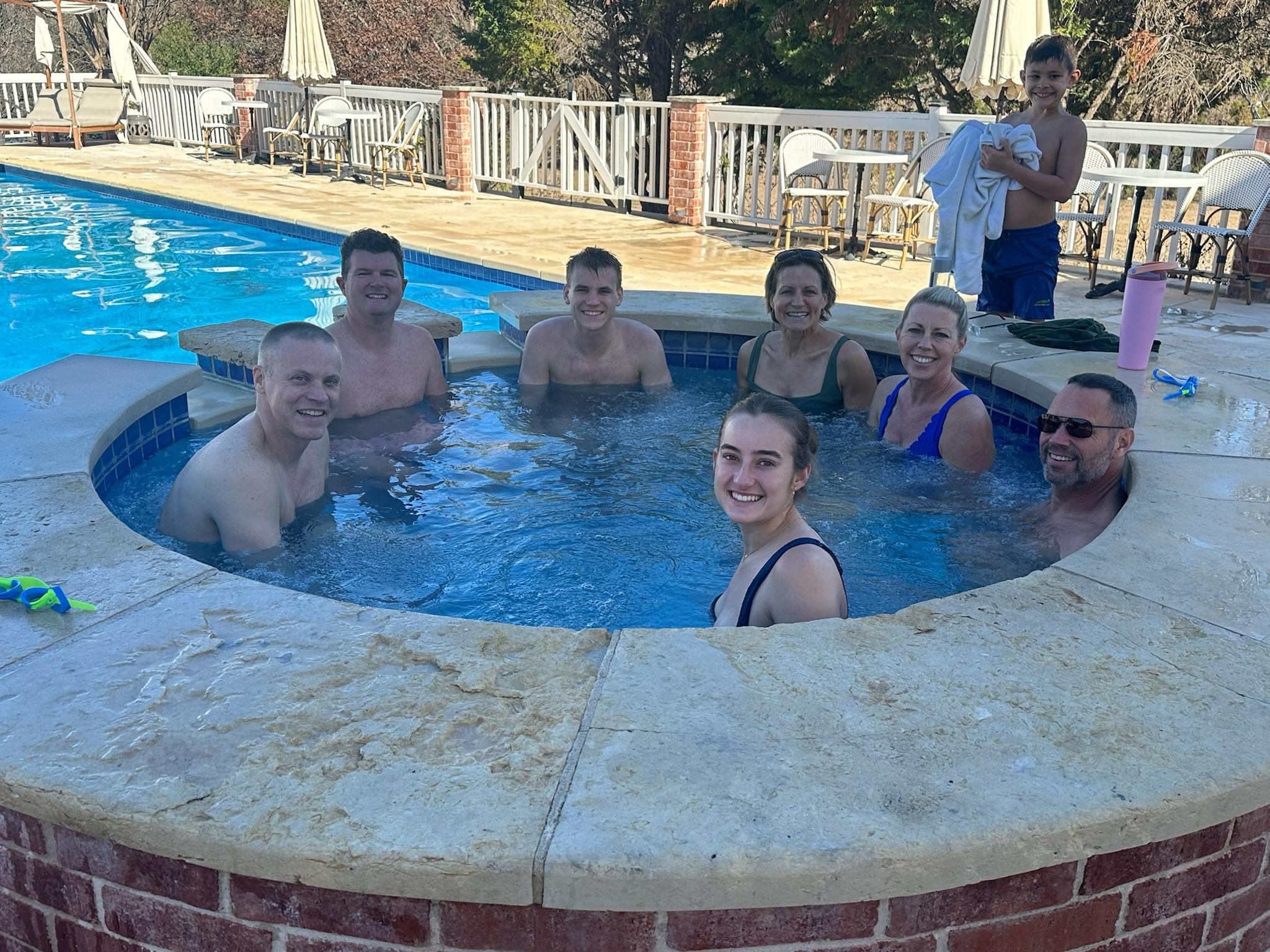 Large and HOT hot tub!