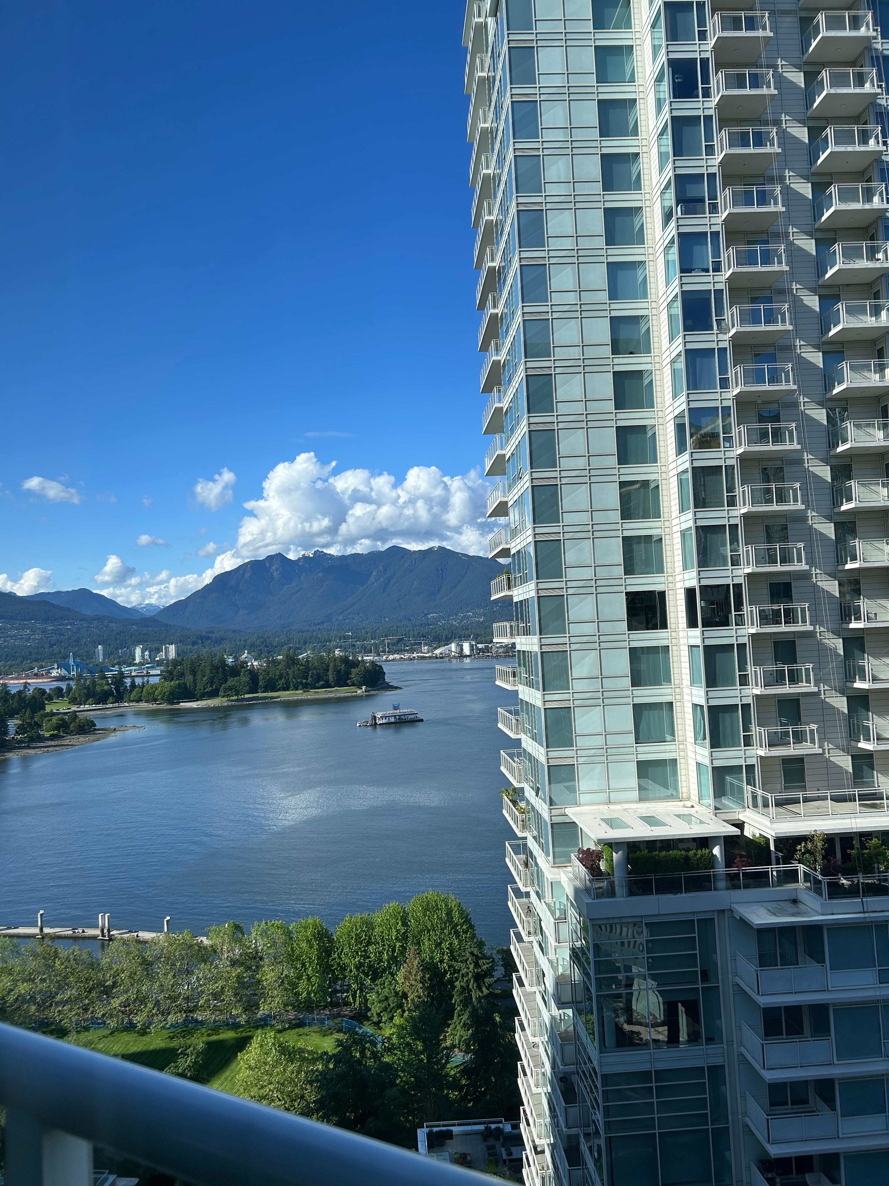 Partial harbour view room. 