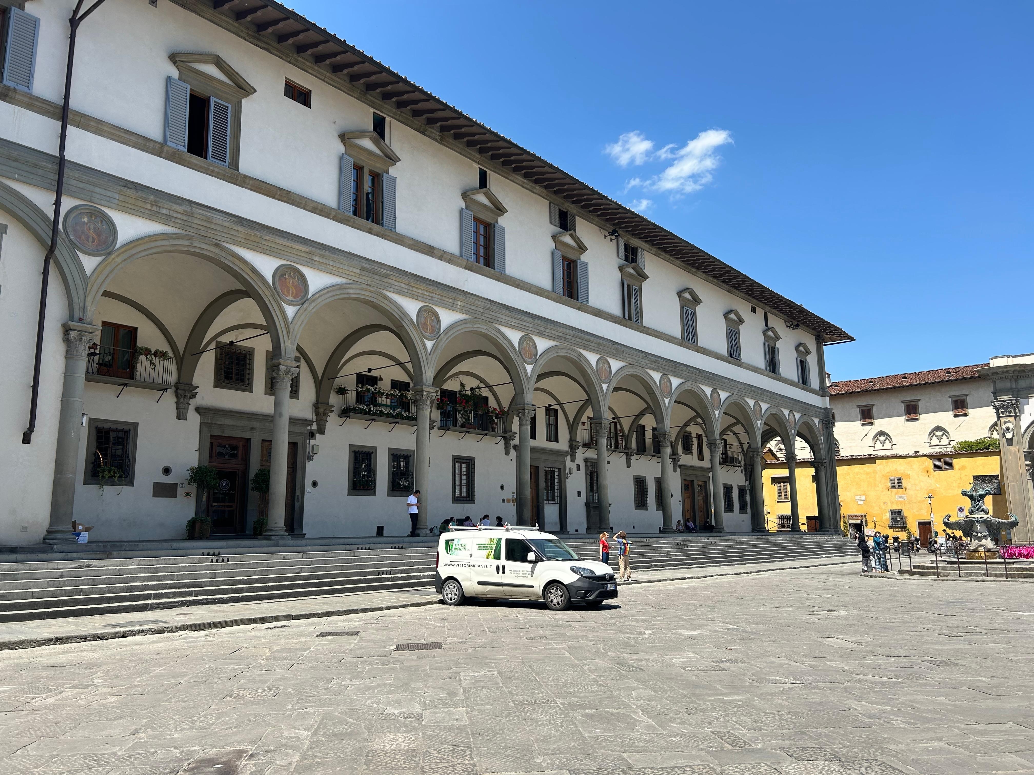 Esta es la fachada del hotel
