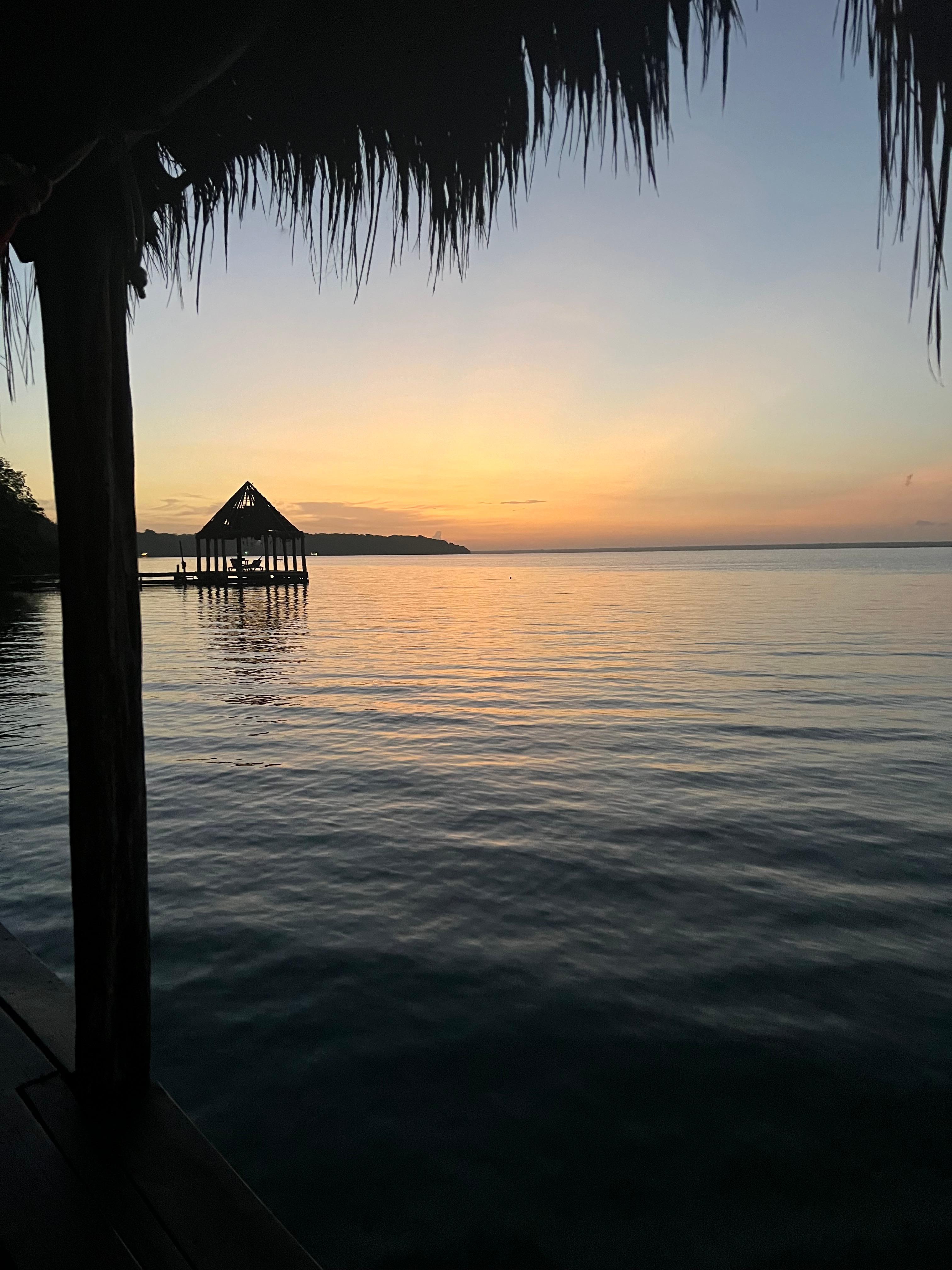 Hermosos atardeceres desde el muelle 