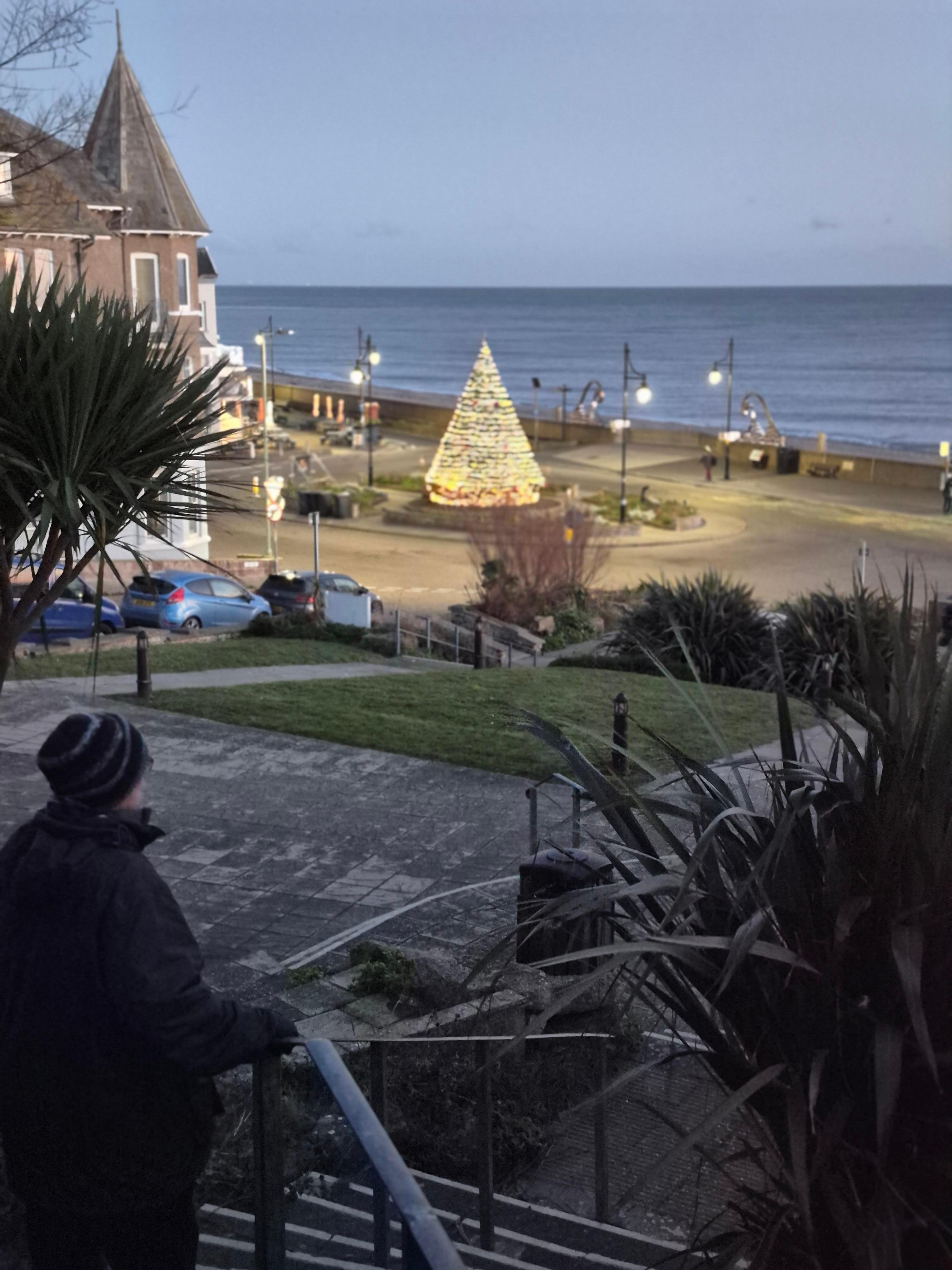Seafront only a short walk away
