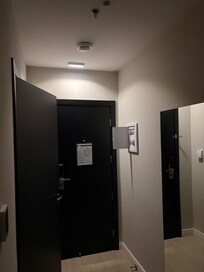 Luz de emergência acesa às 2:30 da manhã, ar condicionado desligado.. nem mexendo no quadro resolveu