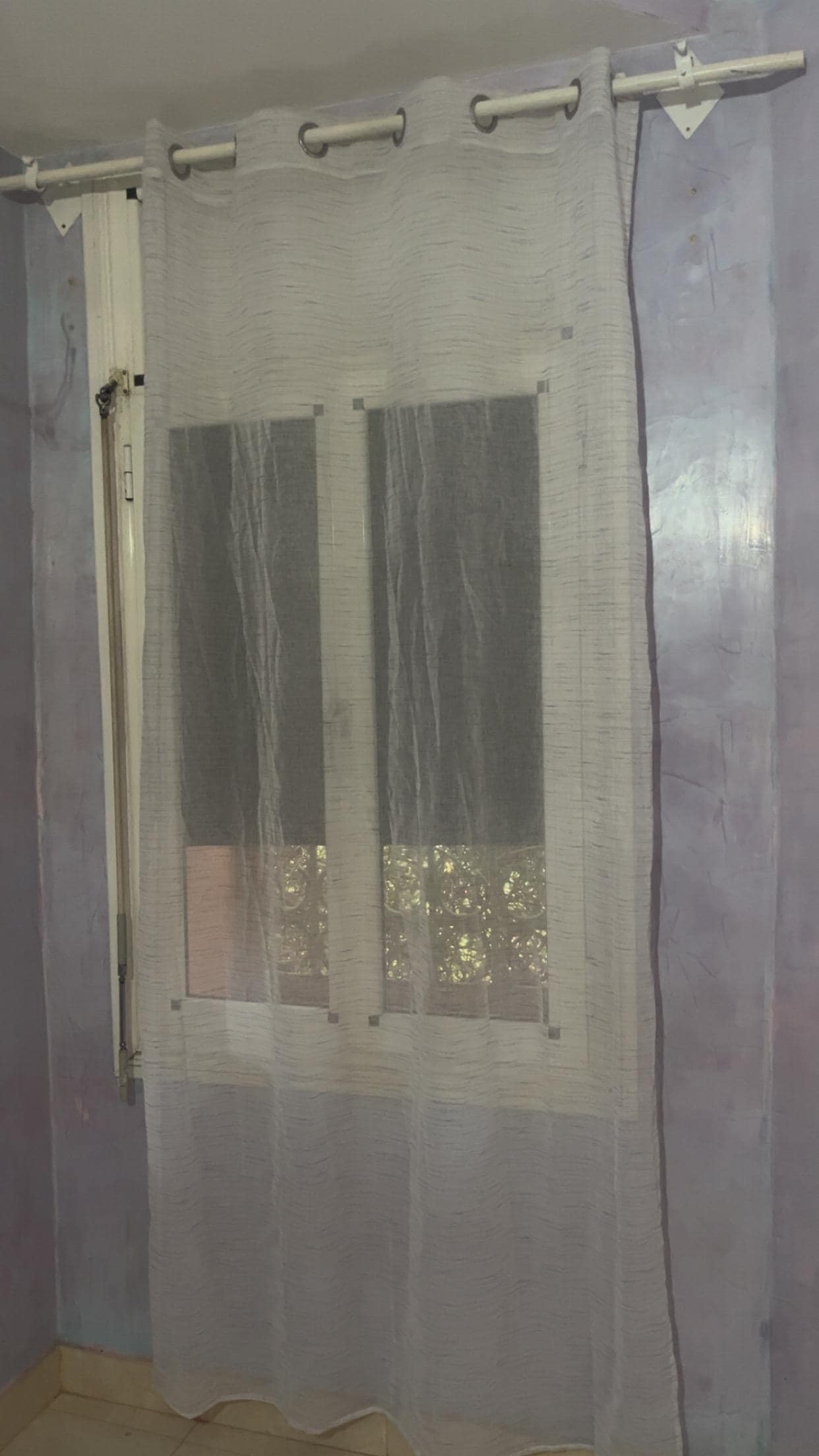 All widows were covered with black blinds that could not be pulled up.