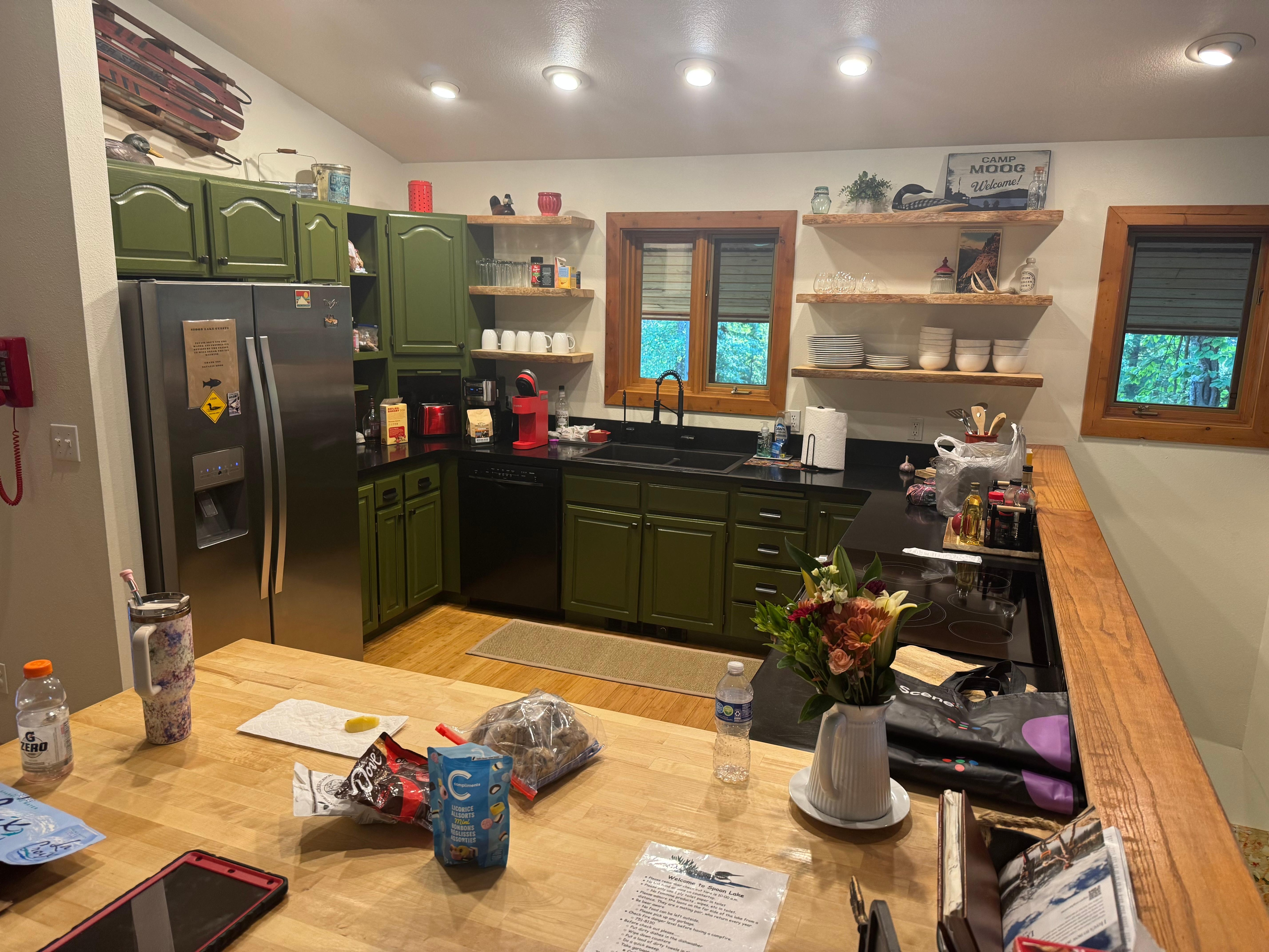 Kitchen area. Cooked for 7 twice. Plenty of space & good selection of cooking gear.