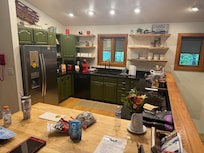 Kitchen area. Cooked for 7 twice. Plenty of space & good selection of cooking gear.