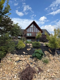The cabin as seen from the front