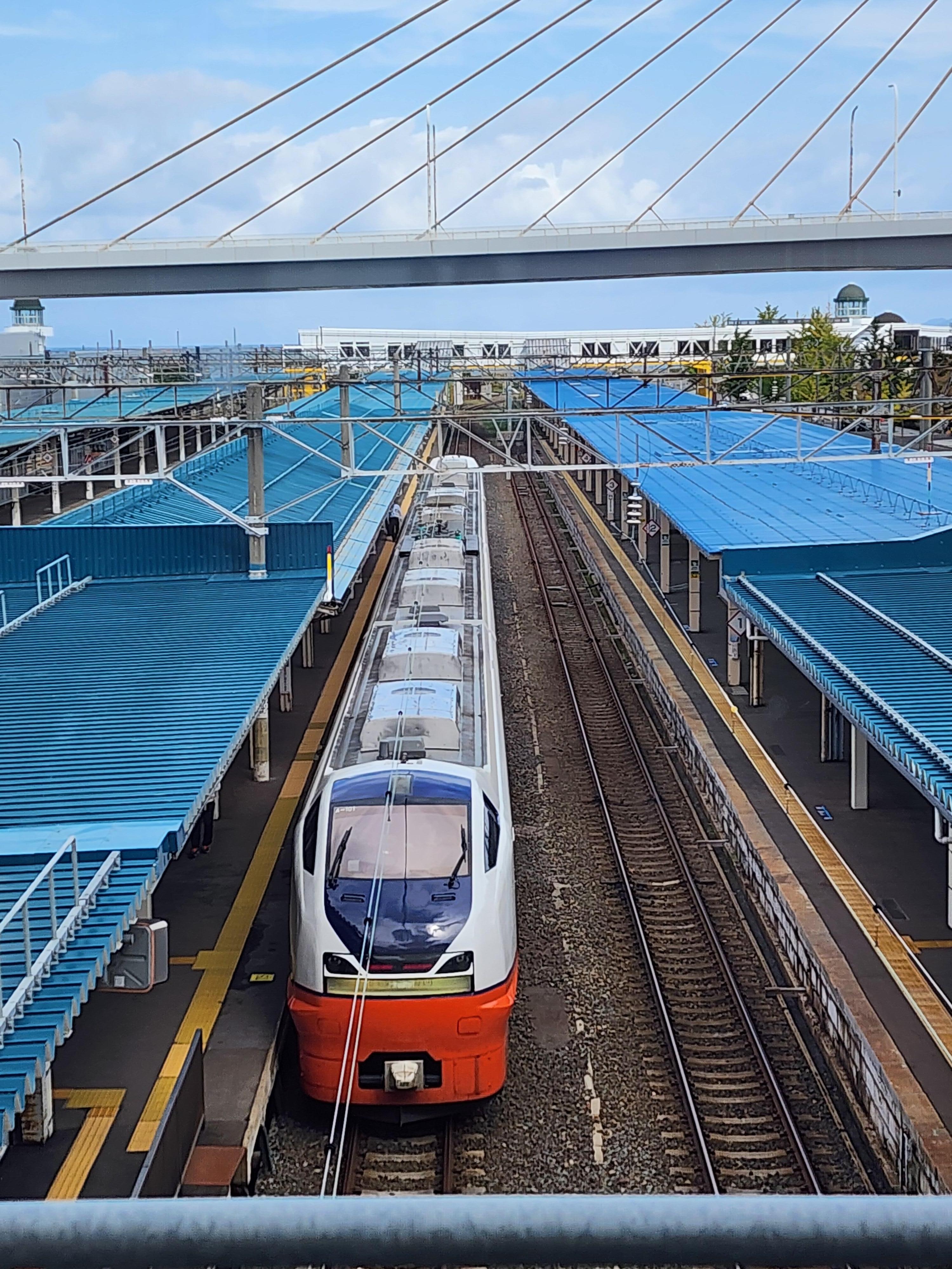 Beast from Shin Aomori to Aomori Ekimae.